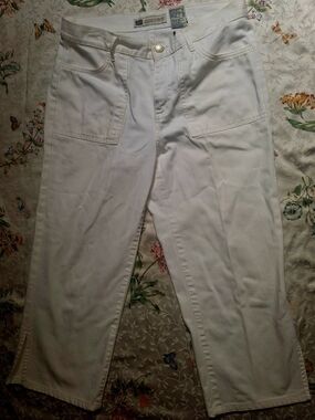 Faded Glory White Cropped Women's Jeans